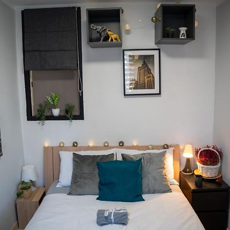 Metro Lux Home Apartment Варшава Екстер'єр фото