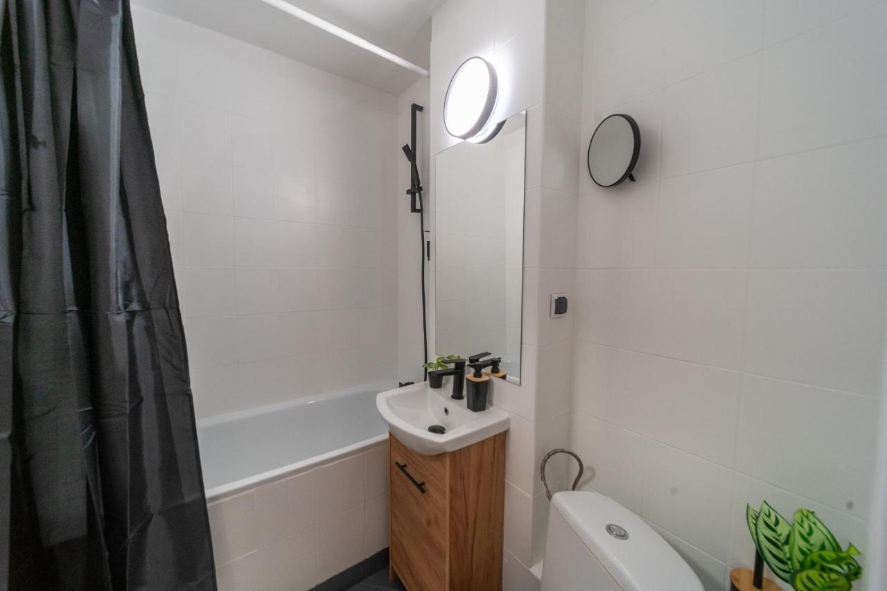 Metro Lux Home Apartment Варшава Екстер'єр фото