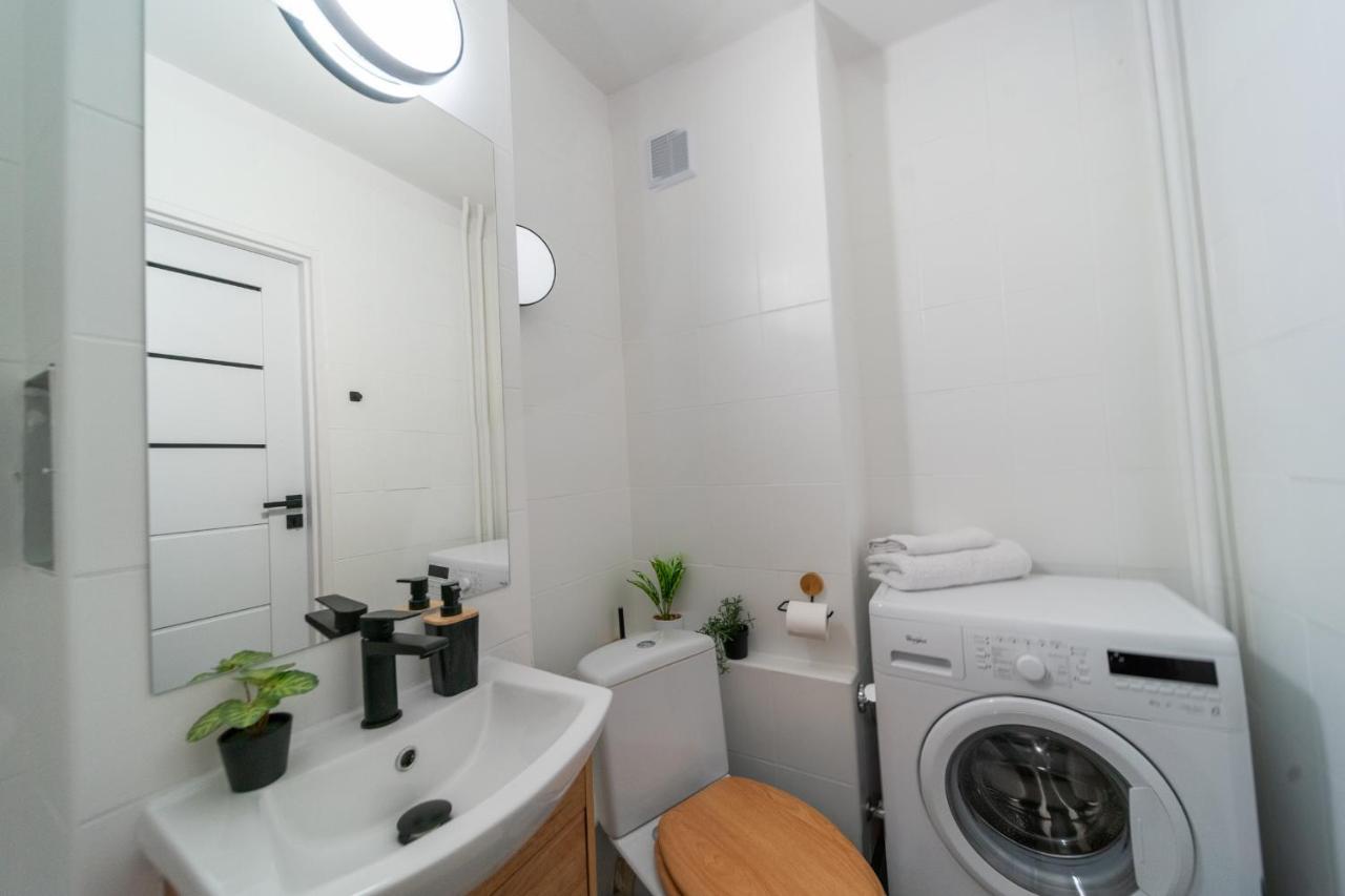 Metro Lux Home Apartment Варшава Екстер'єр фото