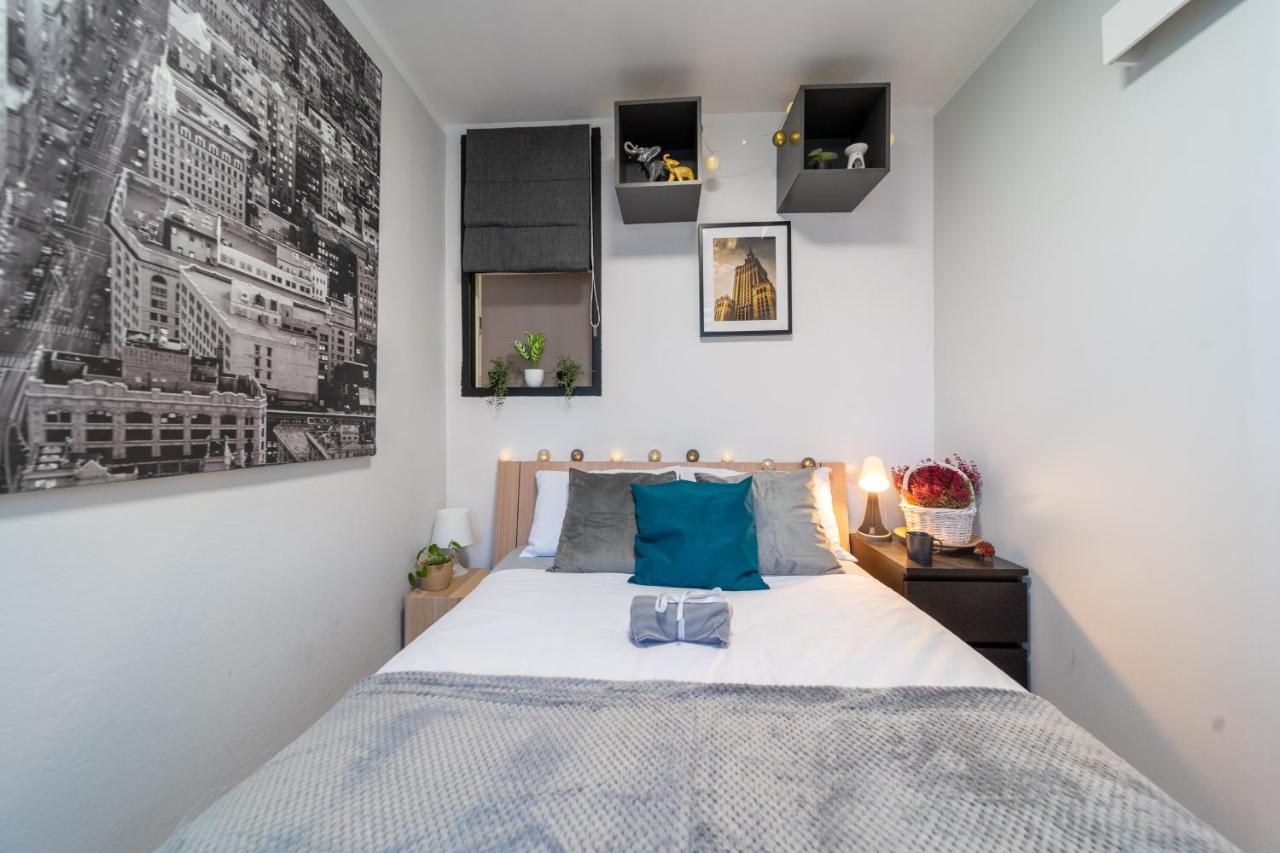 Metro Lux Home Apartment Варшава Екстер'єр фото